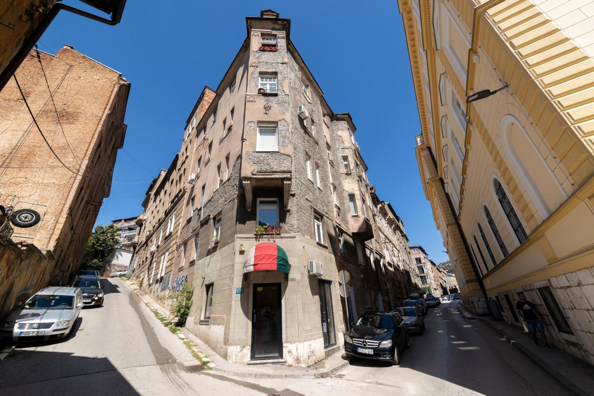Old Town Colorful Two-Bedroom Apartment サラエヴォ エクステリア 写真
