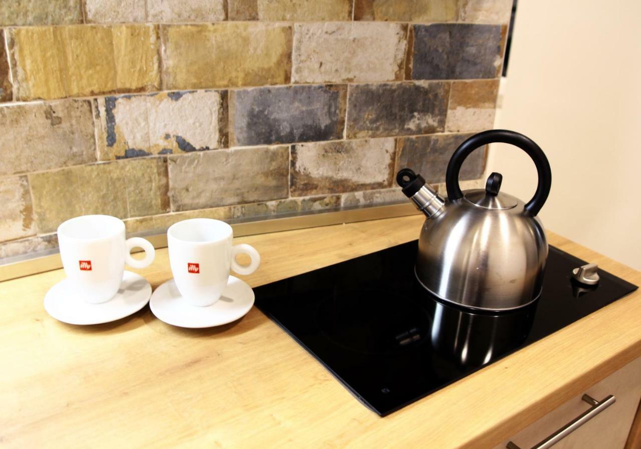 Old Town Colorful Two-Bedroom Apartment サラエヴォ エクステリア 写真